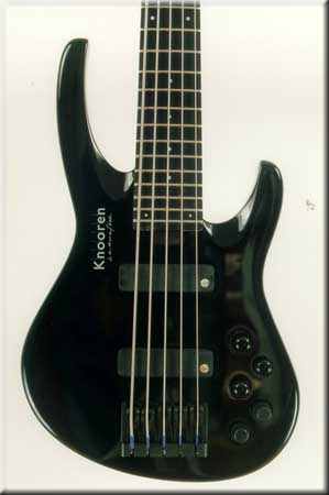 Knooren_model_IV__5_string_24_frets